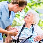 Ways Professional Dementia Caregivers Help Seniors